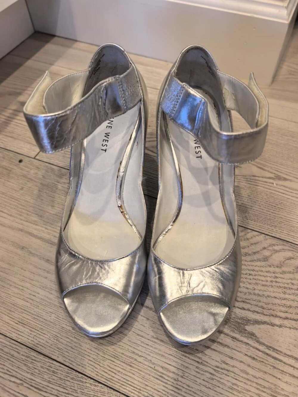 Nine West Silver Metallic Leather Peep Toe Wedge Heels Ankle Strap Size 6.5